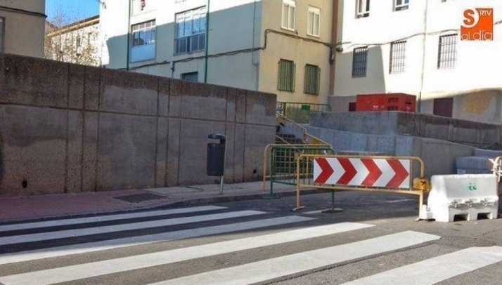 Obras de mejora en una calle de la ciudad
