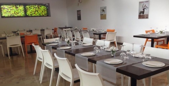 Bajo el nombre de “Ágora DA2”, la empresa salmantina de hostelería, Páramo, reabre este espacio ofreciendo un nuevo concepto de bar cultural