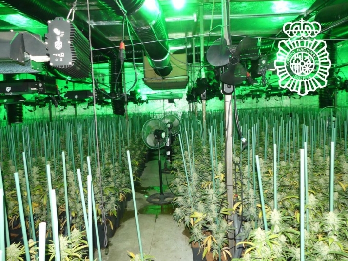 Interior de la nave en la avenida de Lasalle