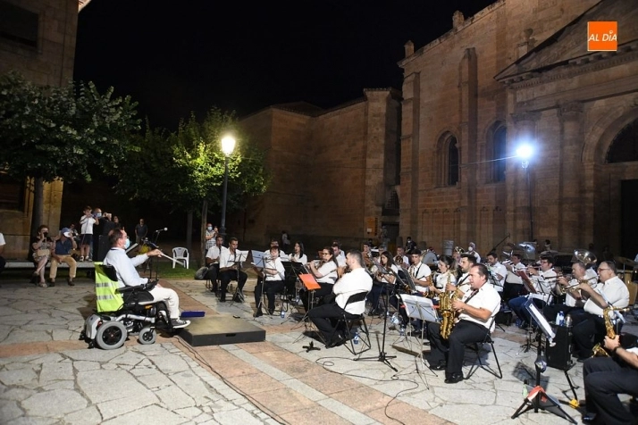 Foto 5 - La Banda Municipal de M&uacute;sica engrandece el d&iacute;a principal de homenaje a Herrasti  