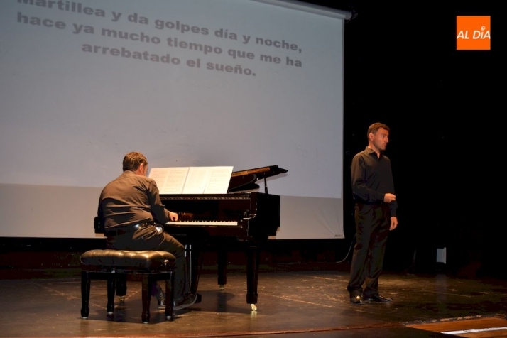 El tenor Adolfo Muñoz y el pianista Miguel Ángel Caro durante el concierto / Pedro Zaballos