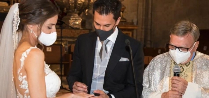 Celebración de una boda en la Catedral durante un año marcado por la pandemia. Foto: Diócesis Salamanca