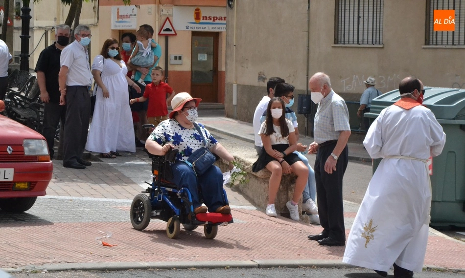Foto 4 - Un total de 49 veh&iacute;culos, entre ellos 4 bicis, reciben la bendici&oacute;n de San Crist&oacute;bal  