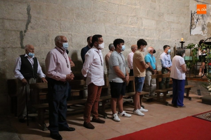 Ignacio Santiago recibe la vara de mayordomo de San Cristóbal en Guadramiro  