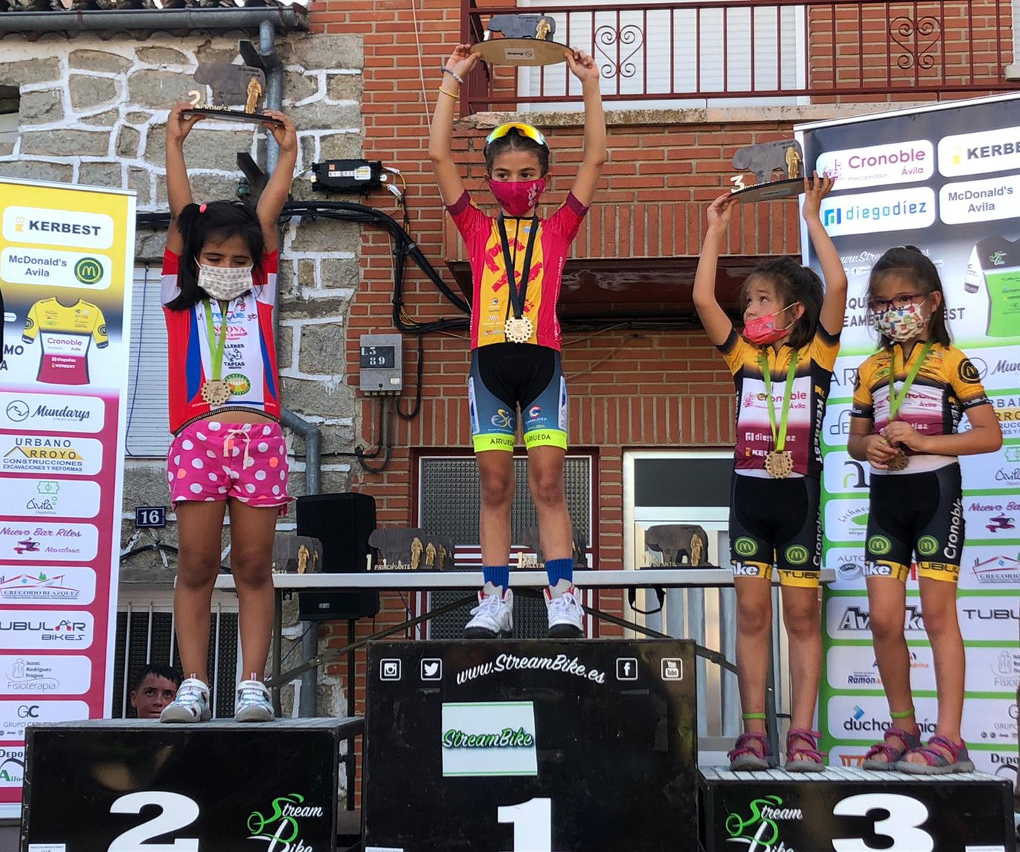 Imagen del pódium de la Escuela de Ciclismo Salmantina