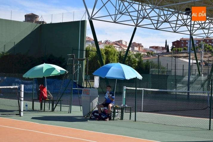 Foto 5 - El III Torneo de Tenis Villa Alba de Tormes ya conoce a sus ganadores