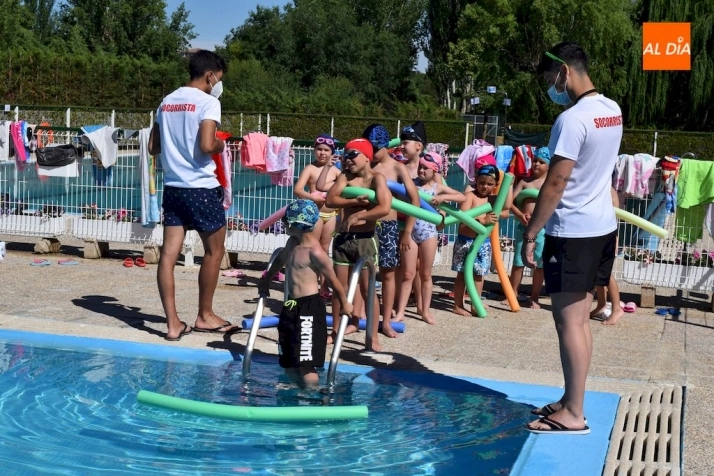 Foto 8 - Arrancan los cursos de nataci&oacute;n en las piscinas municipales de Alba de Tormes con todas las plazas ...