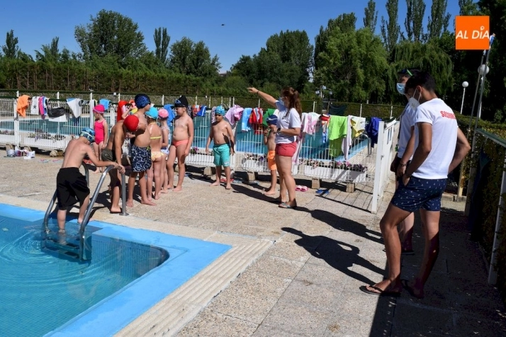 Foto 6 - Arrancan los cursos de nataci&oacute;n en las piscinas municipales de Alba de Tormes con todas las plazas ...