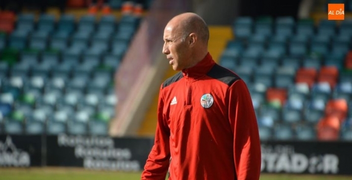 Antonio Calderón en uno de los partidos de su anterior etapa en el Helmántico