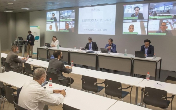 El Proyecto Edufinet de Unicaja prepara su plan de actuación 2021-2022 con nuevos microsites y unas jornadas de educación financiera para alumnos de primaria - UNICAJA