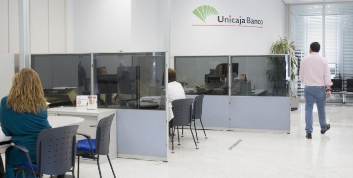 La comercialización de estos productos se enmarca en el arraigado compromiso de apoyo al campo por parte de Unicaja Banco