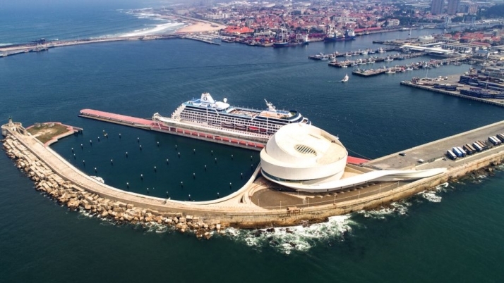 Puerto de Leixões junto con su terminal de cruceros