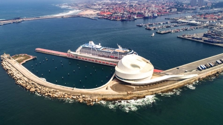 Puerto de Leixões junto con su terminal de cruceros