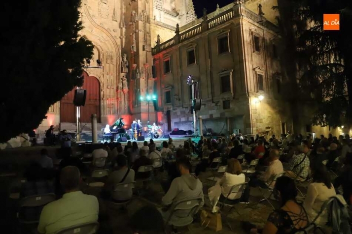 Concierto de de Scott Hamilton y Dena DeRose en el Patio Chico