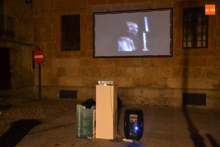 Foto 9 - Estrenadas las proyecciones callejeras de cortos en torno a la Guerra de la Independencia  