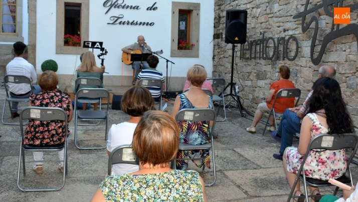 Imagen de un concierto celebrado en el patio de la Casa de los Condes