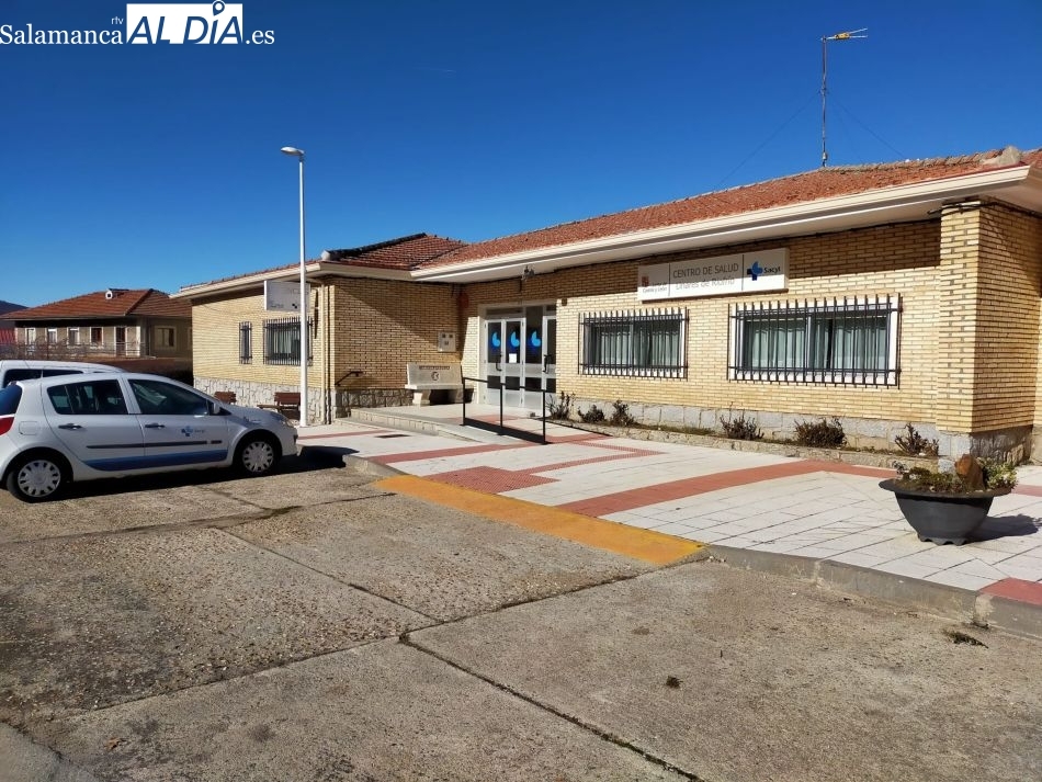 Linares de Riofrío ultima su recogida de firmas para recuperar al pediatra en el centro de salud