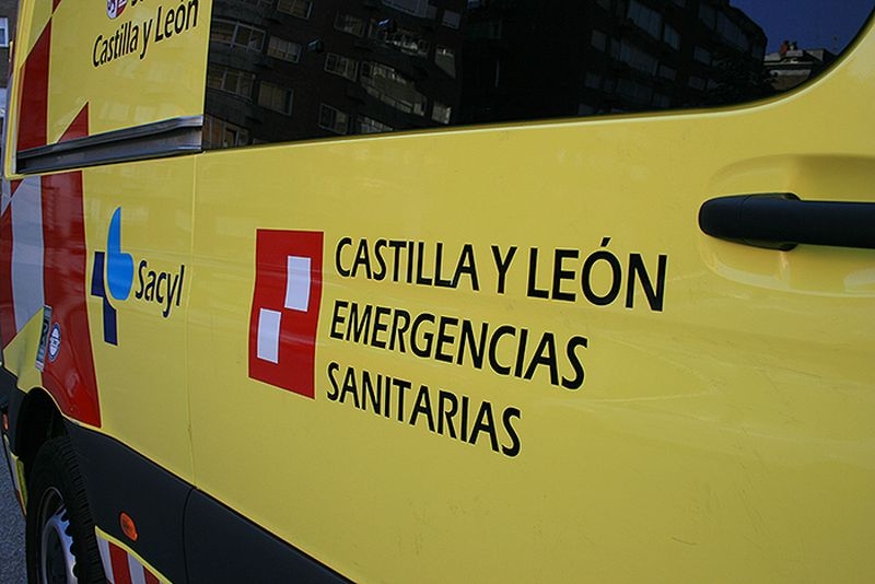 Una mujer y dos menores, de 3 y 4 años, heridos tras el choque de dos turismos en Anaya de Alba