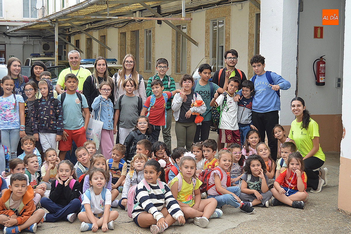 Foto 9 - Los ni&ntilde;os y ni&ntilde;as de Conciliamos conocen de cerca el trabajo de la Guardia Civil en Ciudad Rodrigo
