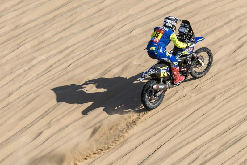 Lorenzo Santolino firma un discreto arranque en la etapa prólogo del Dakar 2022