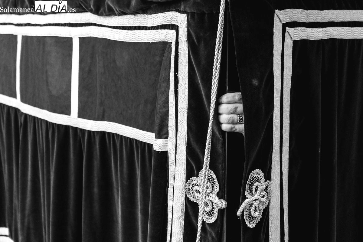 La Semana Santa de Salamanca, en blanco y negro | Fotos: David Sañudo