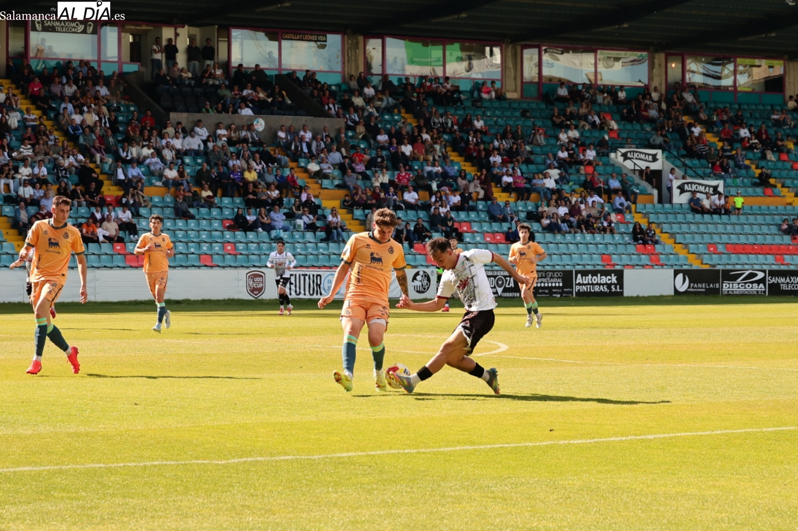 FOTOS | Y en la jornada 30, el Helmántico resucita ante el enésimo fiasco del Salamanca UDS y entona el Dueñas, veta ya (1-2)