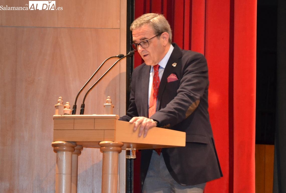 Carnavaldeltoro.es nombra pregonero a ‘Julete Moriche y da su Reloj Suelto a Felipe Antúnez y Jesús Sendín