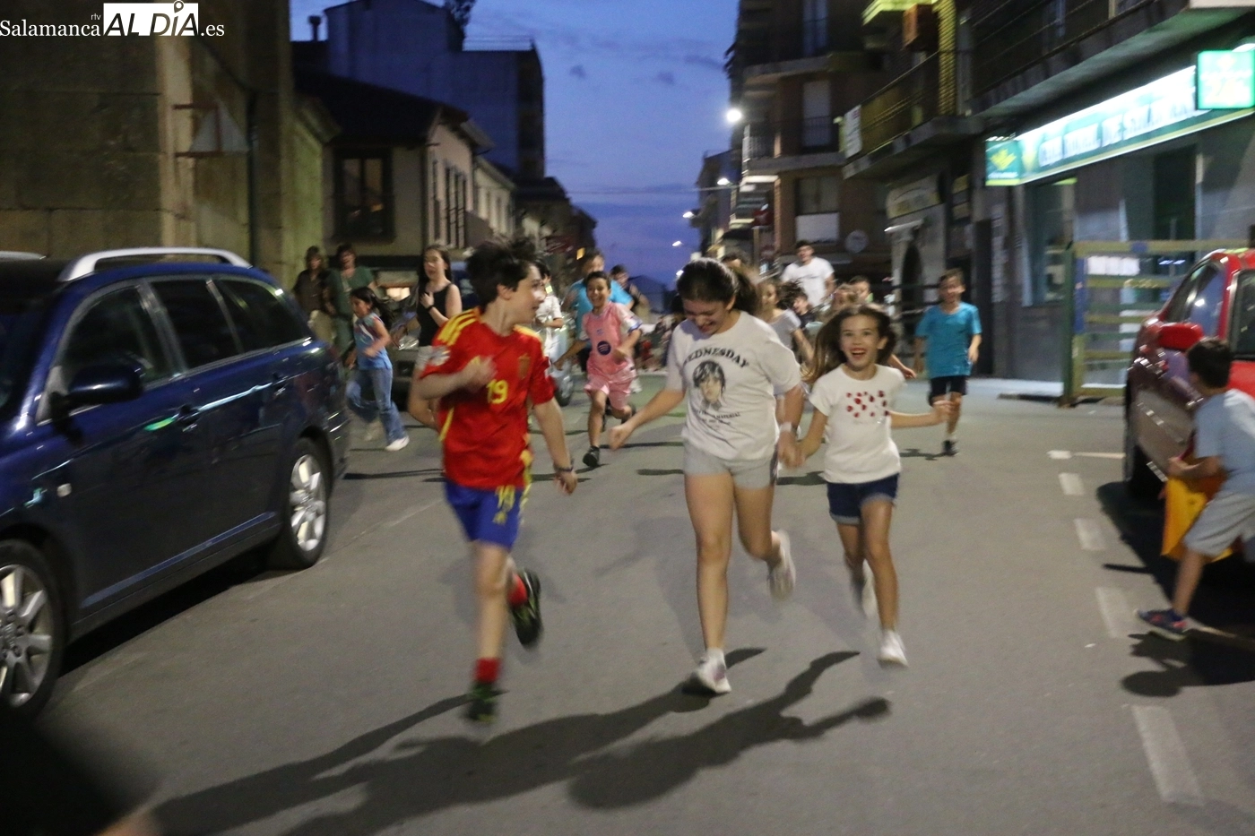 Emoción en el Toro de Cajón infantil en Vitigudino / CORRAL 