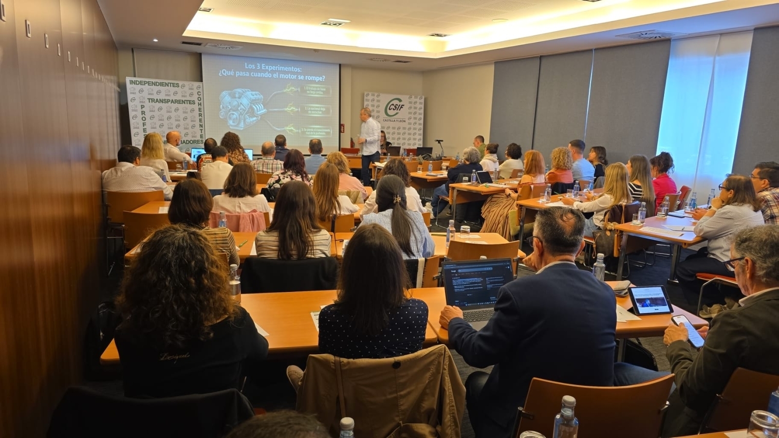 CSIF exige al nuevo Gobierno de CyL la equiparación salarial docente y reducir la interinidad