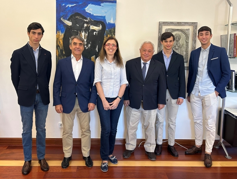 El consejero Gonzalo Santonja recibe a los finalistas del Circuito de Novilladas de Castilla y León