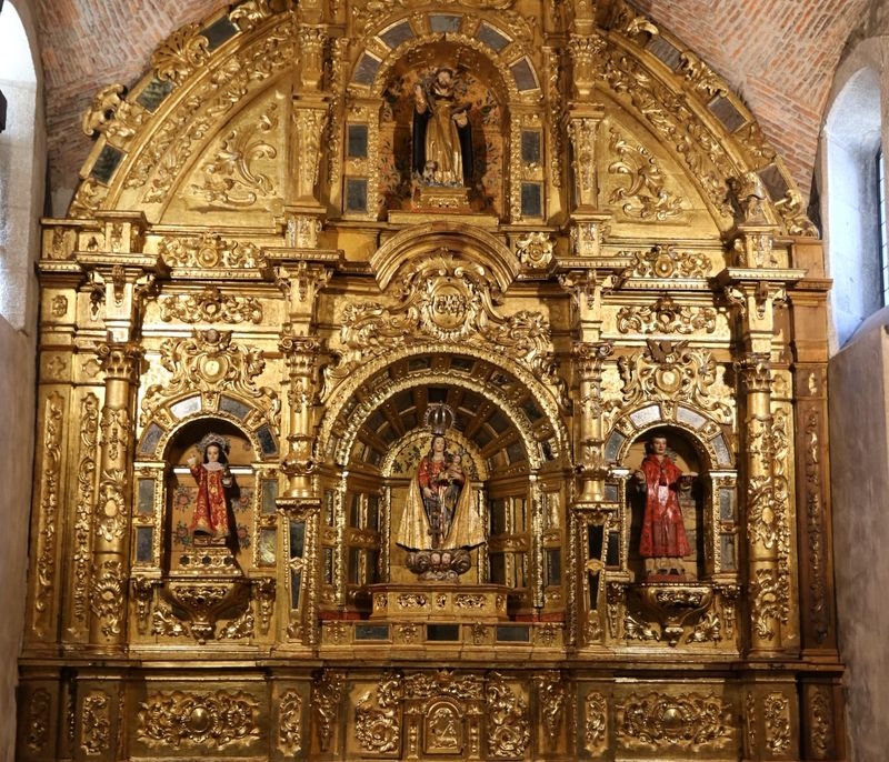 Concluye la restauración del retablo de la Virgen del Rosario en La Alberca