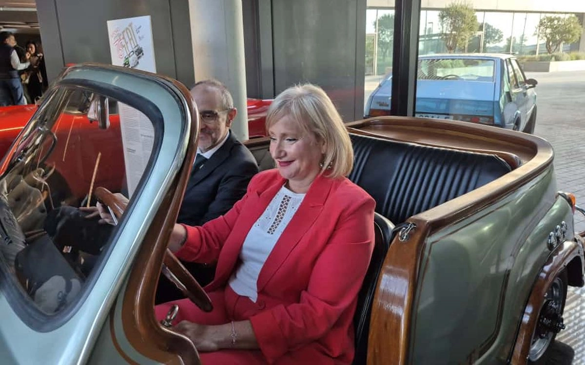 La Junta colabora con el Museo de Automoción de Salamanca para impulsar el sector del vehículo histórico