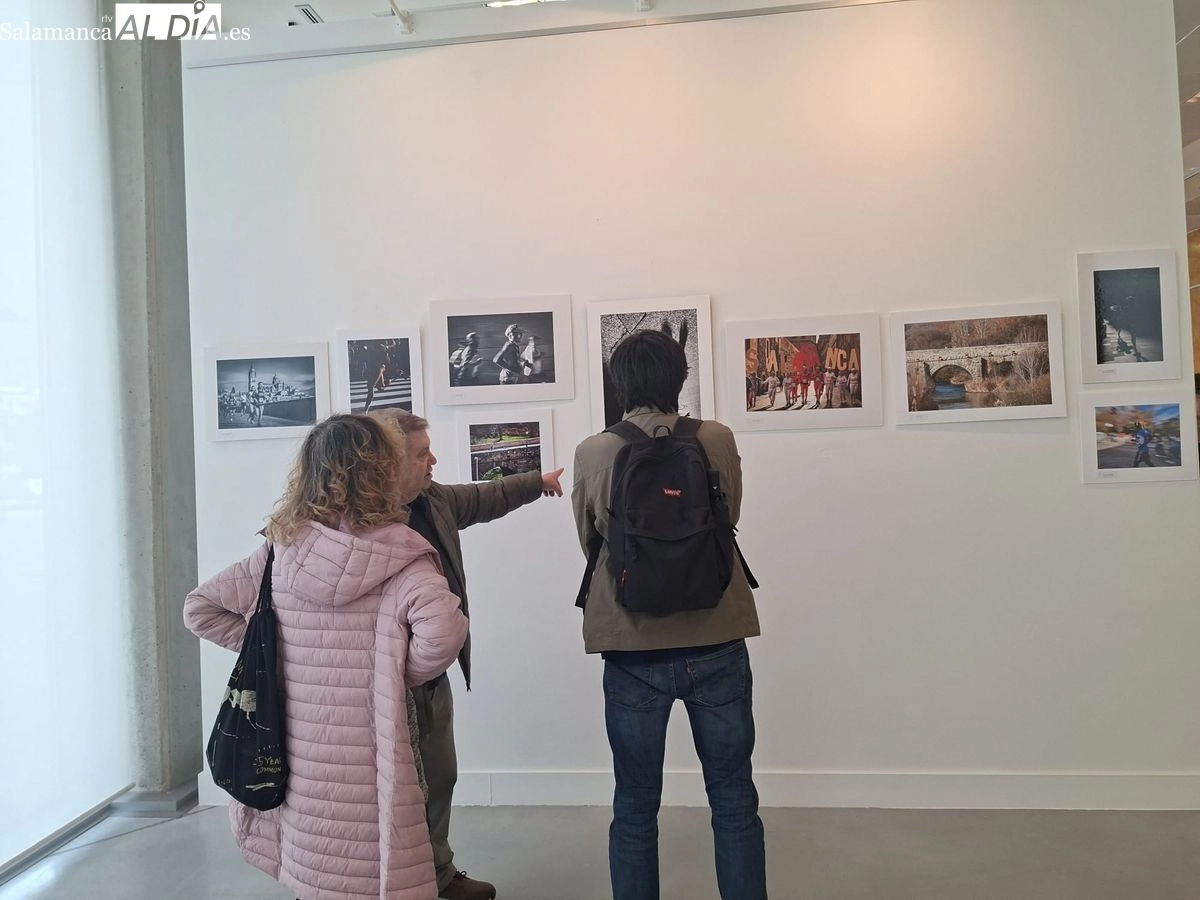 Entrega de premios e inauguración de la XXXI exposición fotográfica de la San Silvestre Salmantina en el CMI Julián Sánchez 'El Charro'. Fotos: R. M. G.