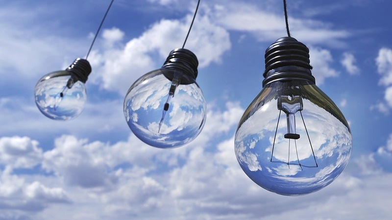 La luz continúa bajando y se sitúa este lunes por debajo de los 100 euros/MWh