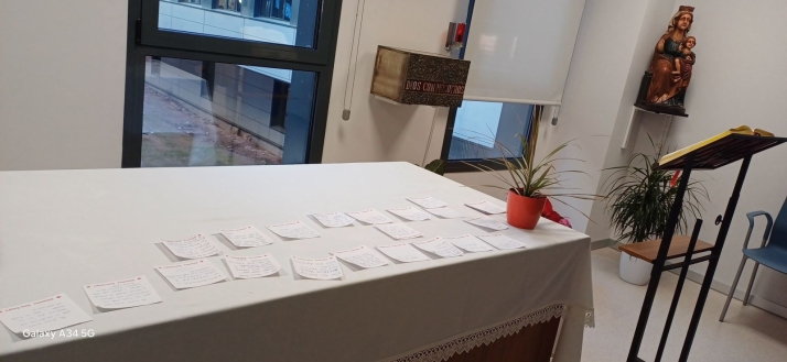 "Un refugio en los momentos más duros". El papel de los capellanes en el Hospital de Salamanca | Imagen 1