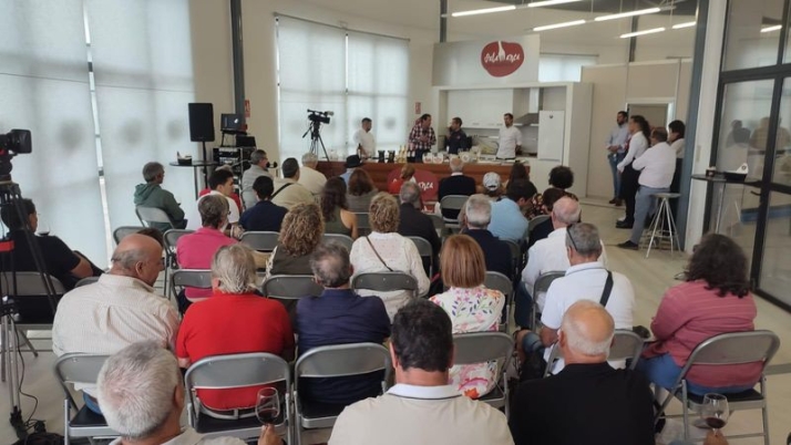 El mix de pollo de Valdelicias protagoniza uno de los showcooking de &lsquo;Salamanca en Bandeja&rsquo; | Imagen 2