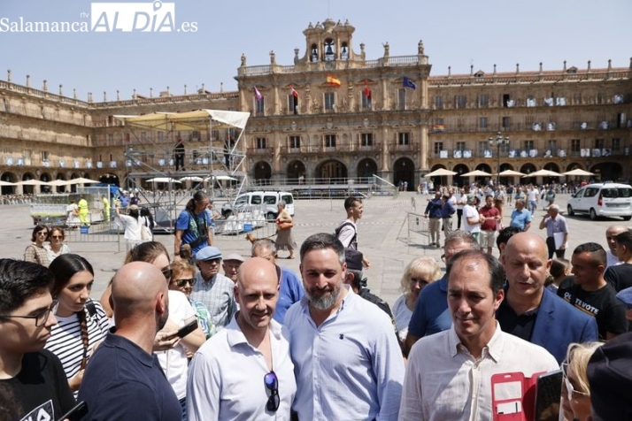 Santiago Abascal, contundente en Salamanca: "Estamos a pocos d&iacute;as de poder echar de la Moncloa a quien est&aacute; gobernando contra el pueblo" | Imagen 1
