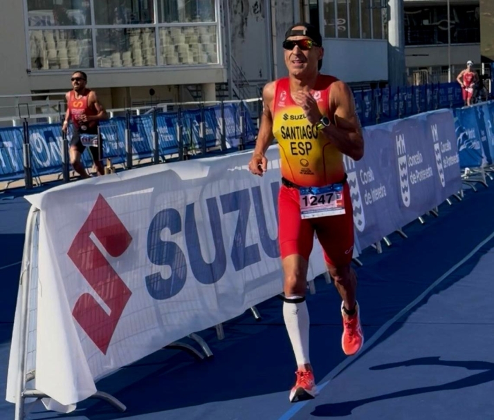 Un polic&iacute;a nacional de Salamanca, entre los mejores del Mundial de Triatl&oacute;n | Imagen 1
