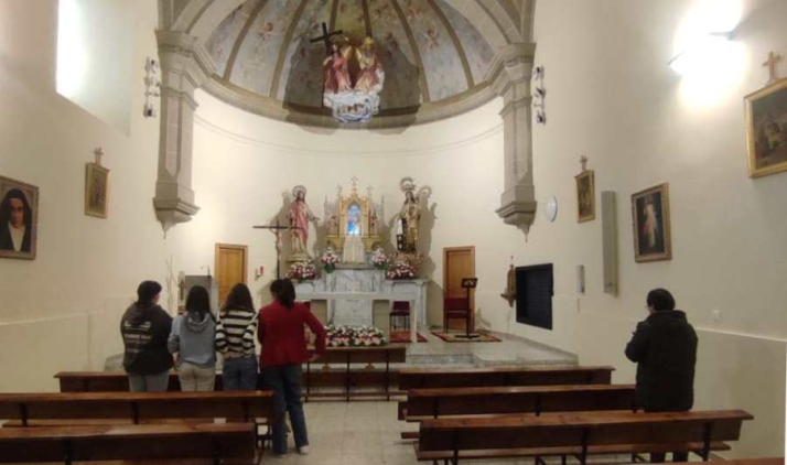 Los participantes en el Tardeo Joven visitan a las Hermanas Carmelitas | Imagen 1