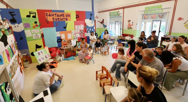 El programa Crecemos de Fuentes de O&ntilde;oro grad&uacute;a a los peque&ntilde;os que se marchan al cole | Imagen 1