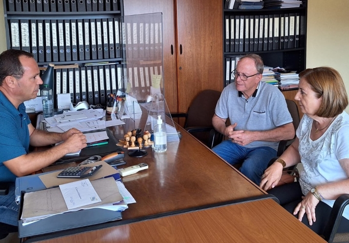 La subdelegada del Gobierno recorre la zona afectada por el incendio de El Payo | Imagen 1