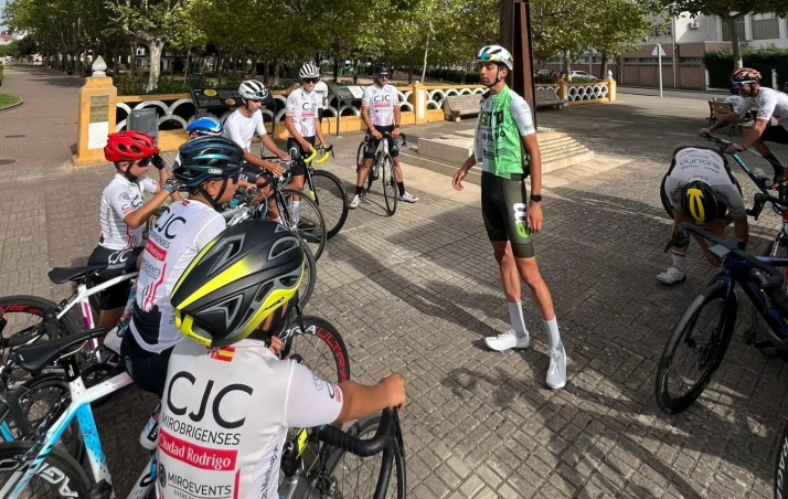 El Club J&oacute;venes Ciclistas Mirobrigenses arranca los entrenos de la nueva temporada | Imagen 1