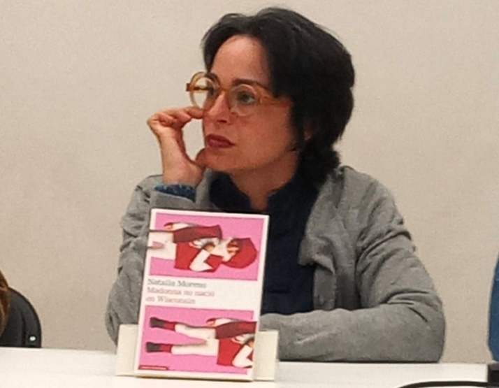 Natalia Moreno conquista la Feria del Libro de Salamanca con su opera prima 'Madonna no naci&oacute; en Wisconsin' | Imagen 1
