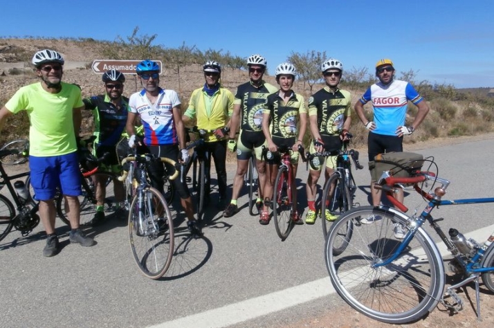 Amigos de la Bici: cuatro d&eacute;cadas de compa&ntilde;erismo y "ciclismo slow" por las carreteras de Salamanca | Imagen 1
