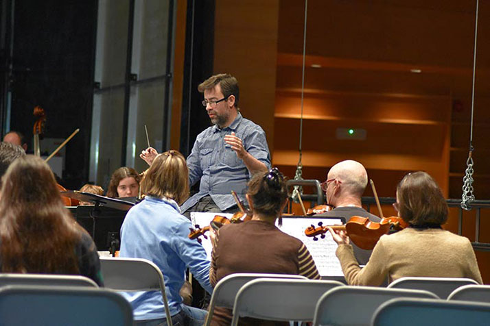 Andr&eacute;s Ramos Navarro, director de la Joven Orquesta Sinf&oacute;nica Ciudad de Salamanca