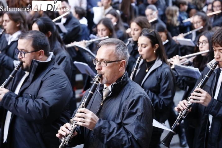 El sonido de la fe: melod&iacute;as que conmueven el alma en las calles de Salamanca | Imagen 2