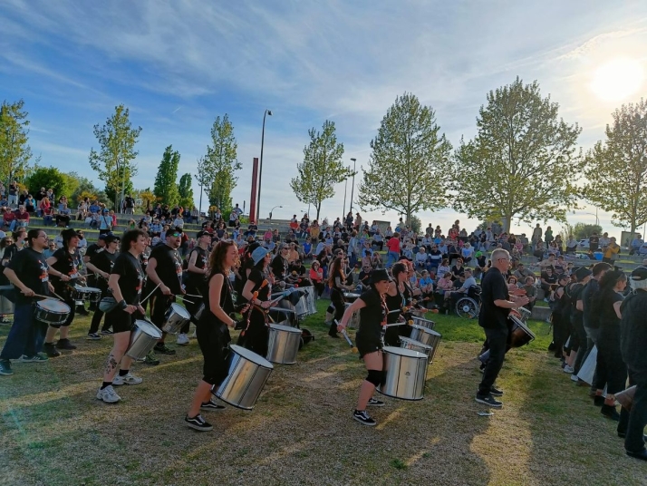 "Nos oyen venir y les entran ganas de bailar". El ritmo de Blocco Charro tomar&aacute; el centro de Salamanca | Imagen 1