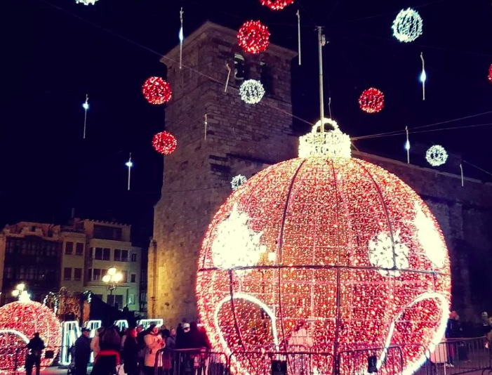 &Uacute;ltimos d&iacute;as para disfrutar de estas iluminaciones navide&ntilde;as a menos de una hora de Salamanca | Imagen 6