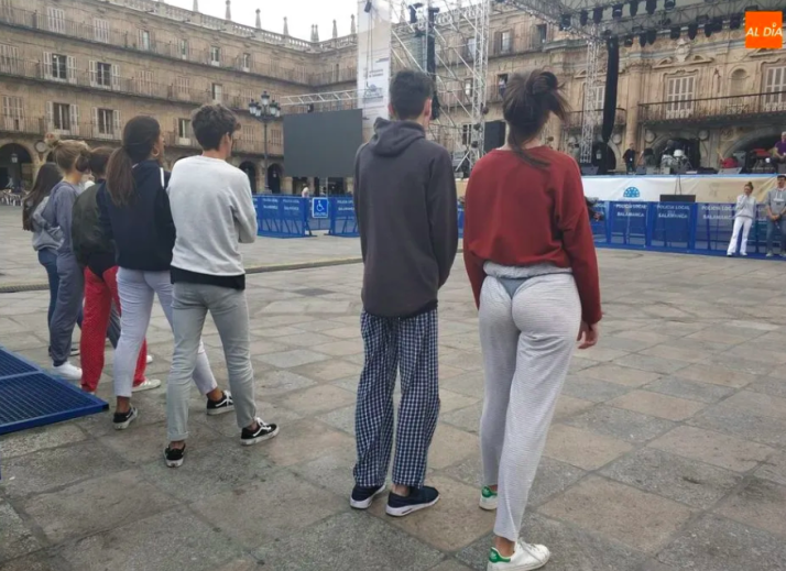Salamanca, en lucha contra las novatadas: WhatsApp an&oacute;nimo y m&aacute;s vigilancia para evitar esta tradici&oacute;n  | Imagen 2