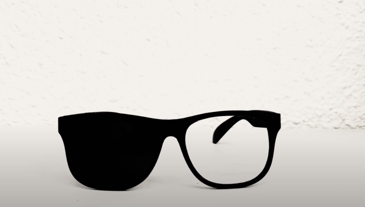 Leo, r&iacute;o y canto &iexcl;con un libro en la mano! | Imagen 1